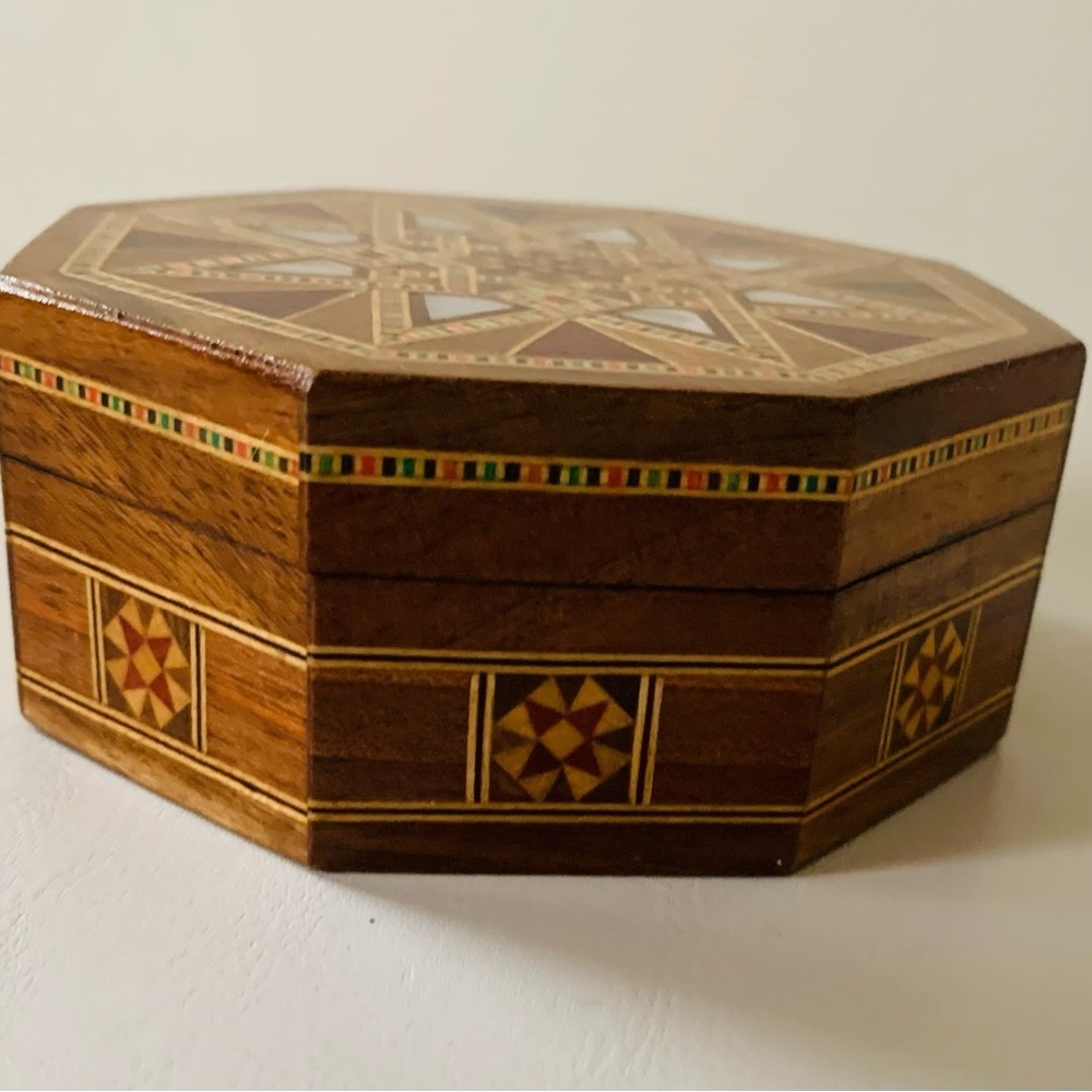 Wooden box - Picture 7 of 8